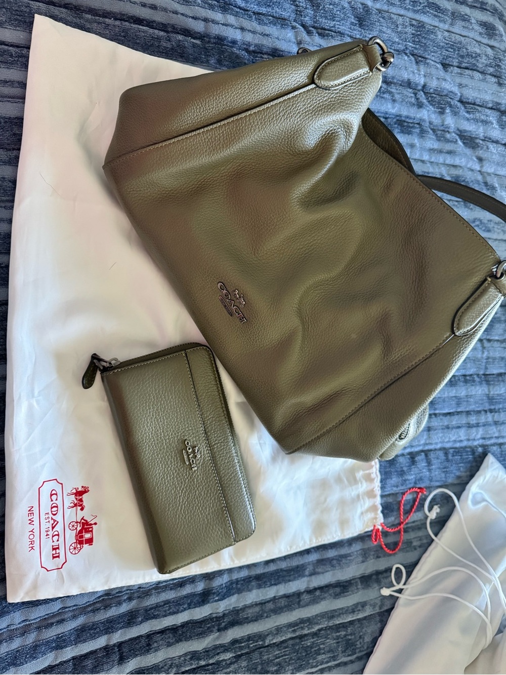 COACH Olive Green Pebbled Leather Shoulder Bag - Picture 3 of 10